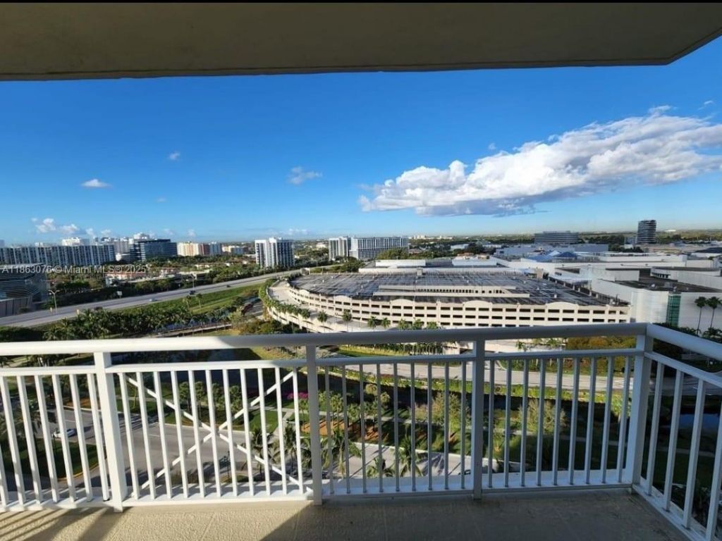 19501 W Country Club Dr, Unit 1508, Aventura, FL 33180 Photo