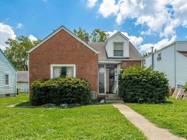 239 W 38th Street, Anderson, IN 46013