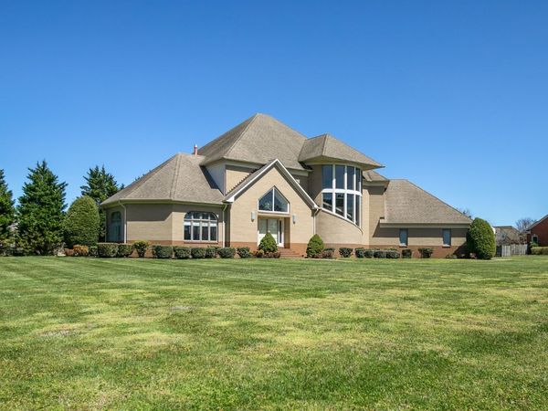 970 9th St, Lawrenceburg, TN 38464