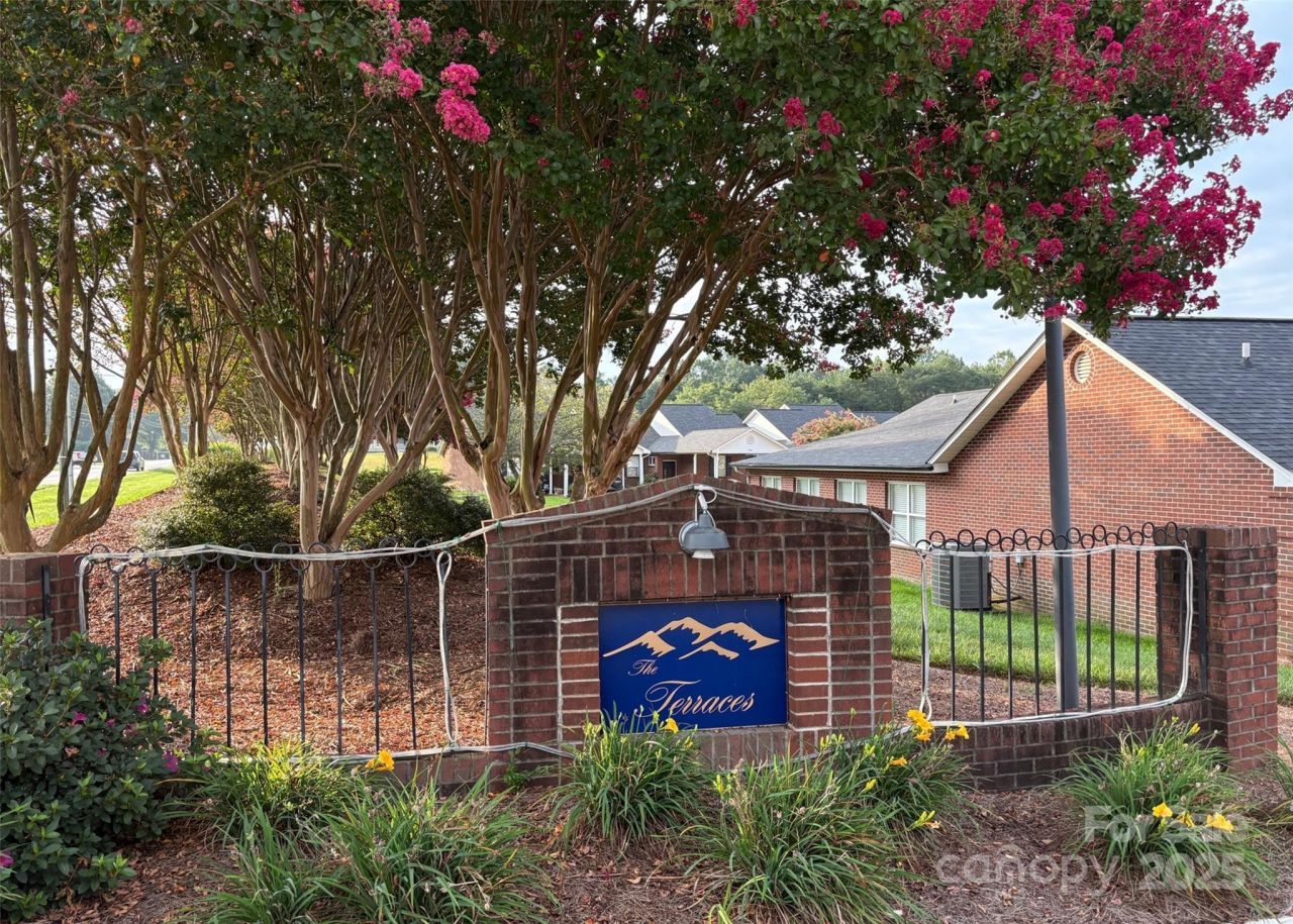 3910 Azalea Trail, Denver, NC 28037 Main Photo