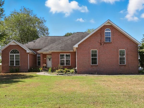 801 Isaac Ct, Clarksville, TN 37040