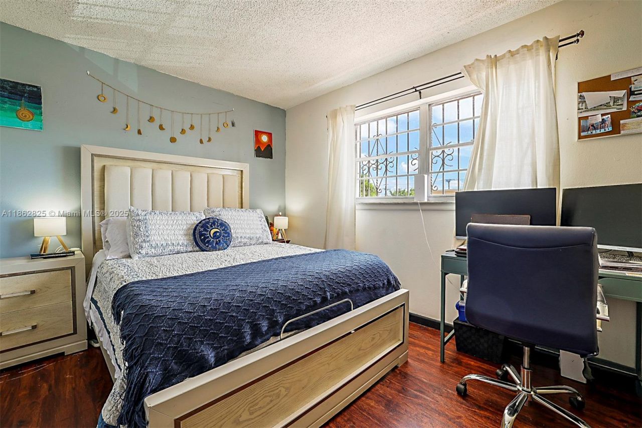 1705 W 57th St, Unit 506, Hialeah, FL 33012 Photo