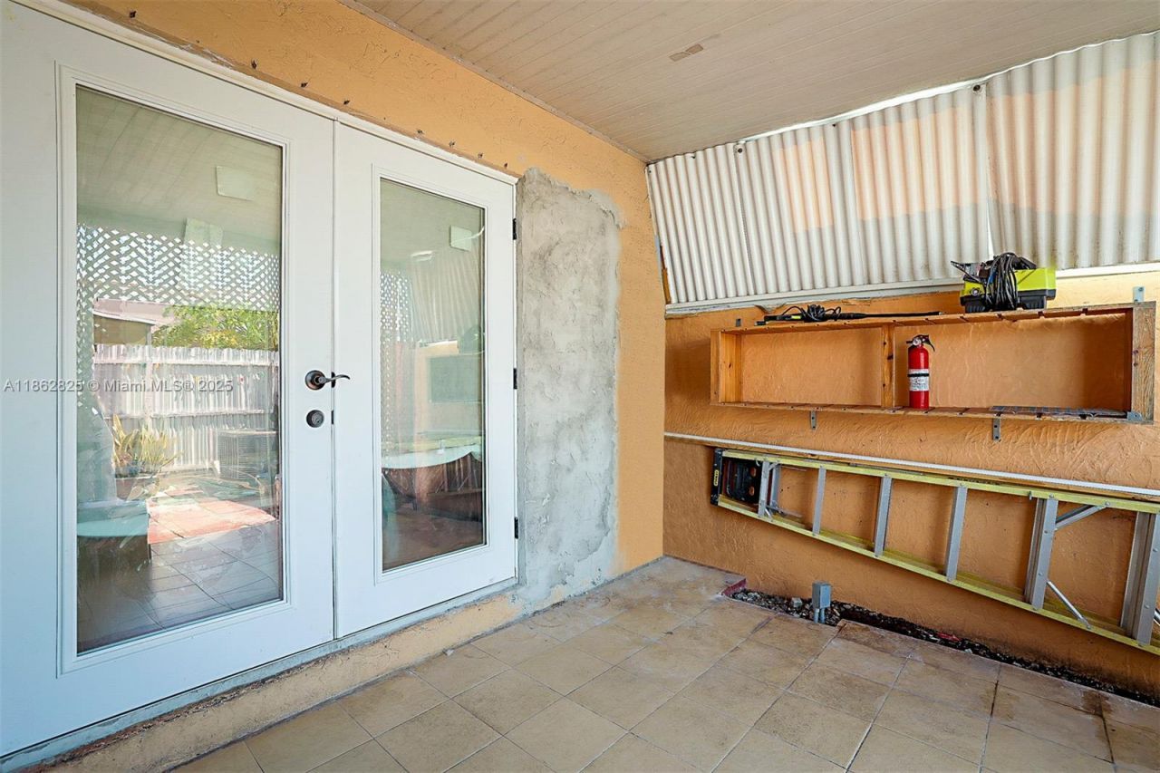 1705 W 57th St, Unit 506, Hialeah, FL 33012 Photo