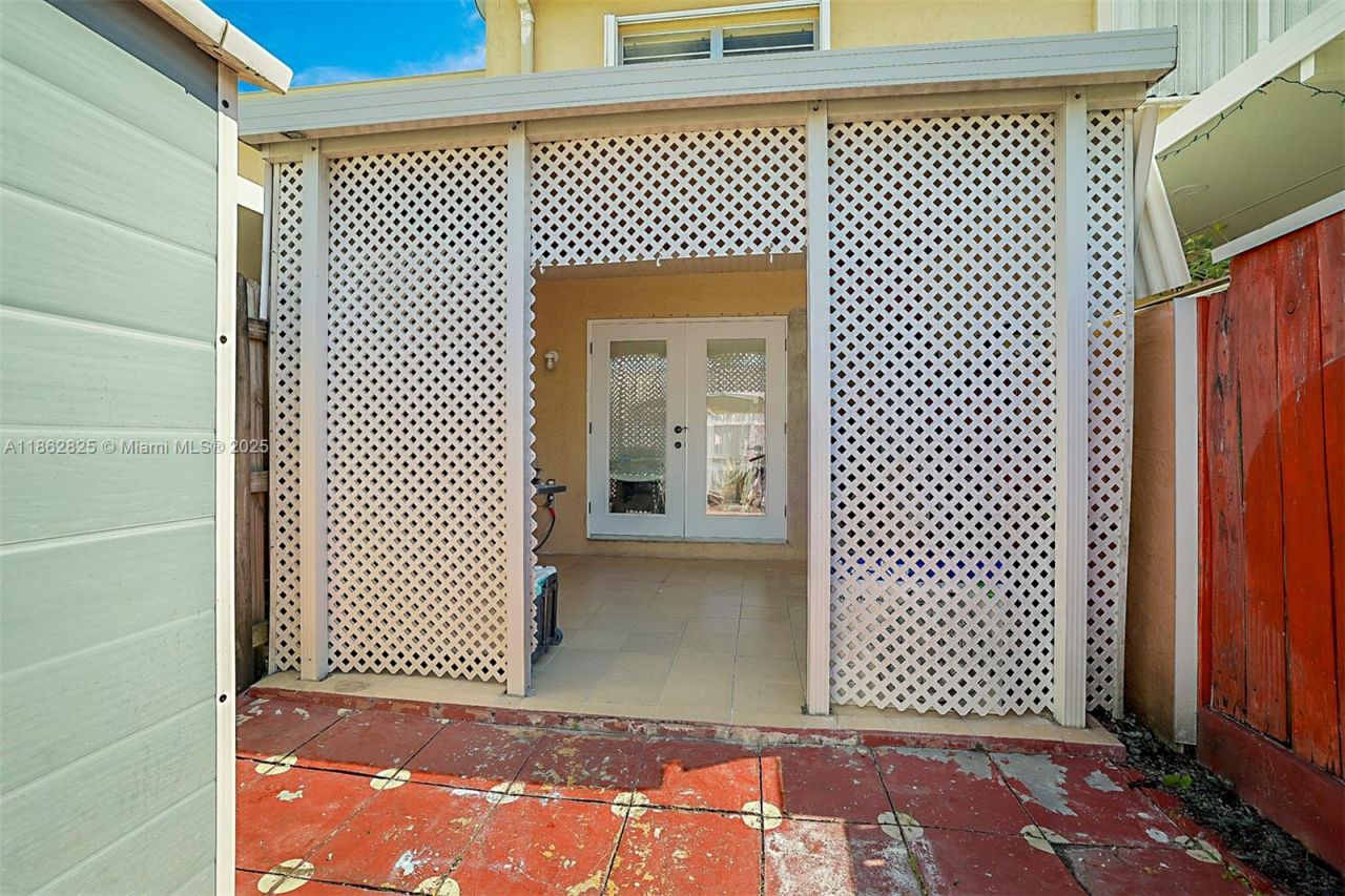 1705 W 57th St, Unit 506, Hialeah, FL 33012 Photo