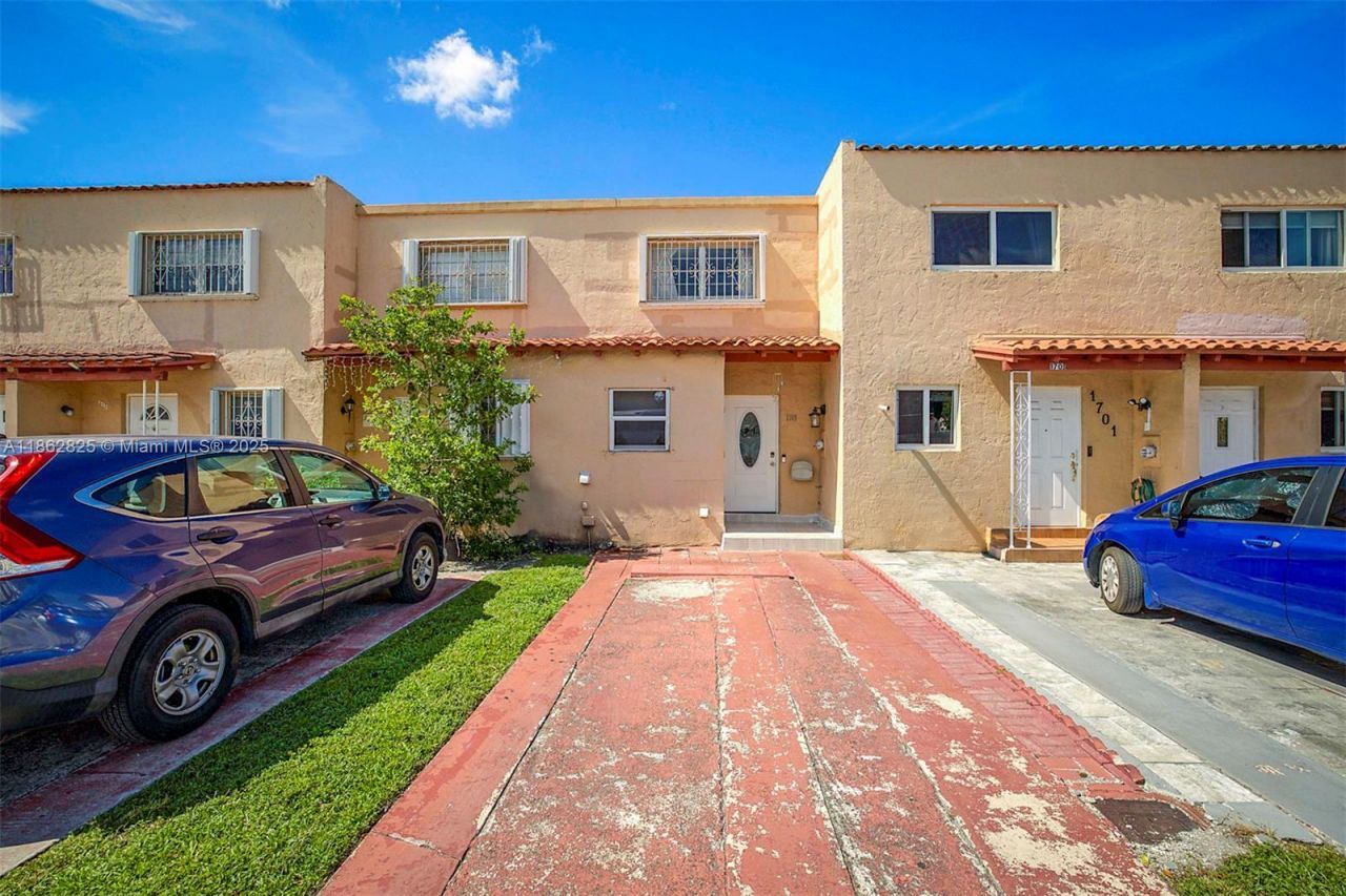 1705 W 57th St, Unit 506, Hialeah, FL 33012 Photo