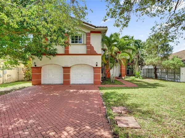 14824 SW 180th St, Miami, FL 33187