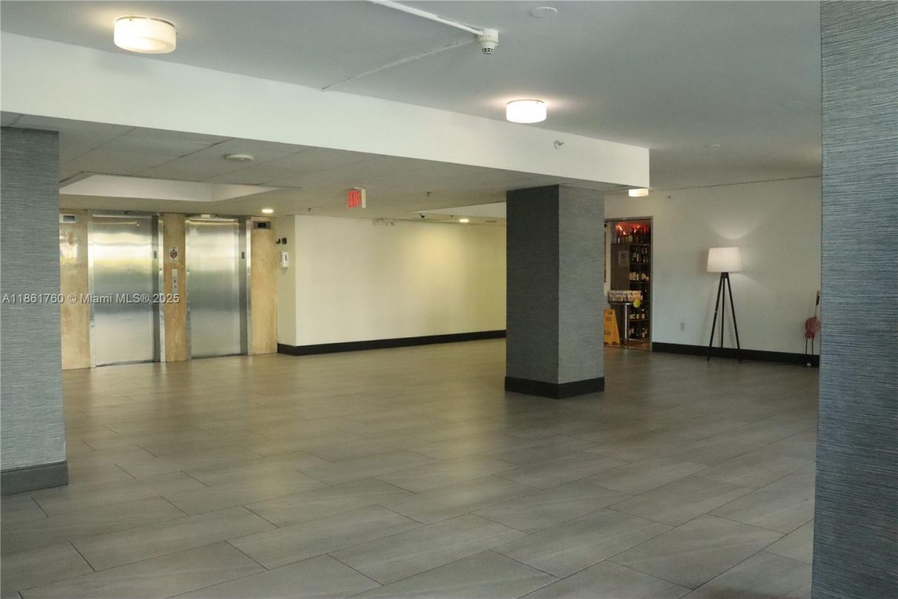 7501 E Treasure Dr, Unit 3K, North Bay Village, FL 33141 Photo