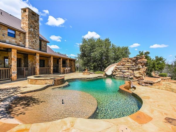 104 The Hills LN, Horseshoe Bay, TX 78657