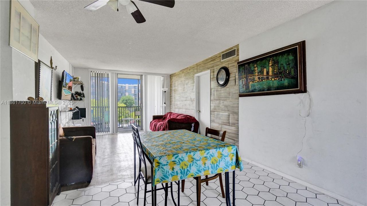 3101 N Country Club Dr, Unit 401, Aventura, FL 33180 Photo