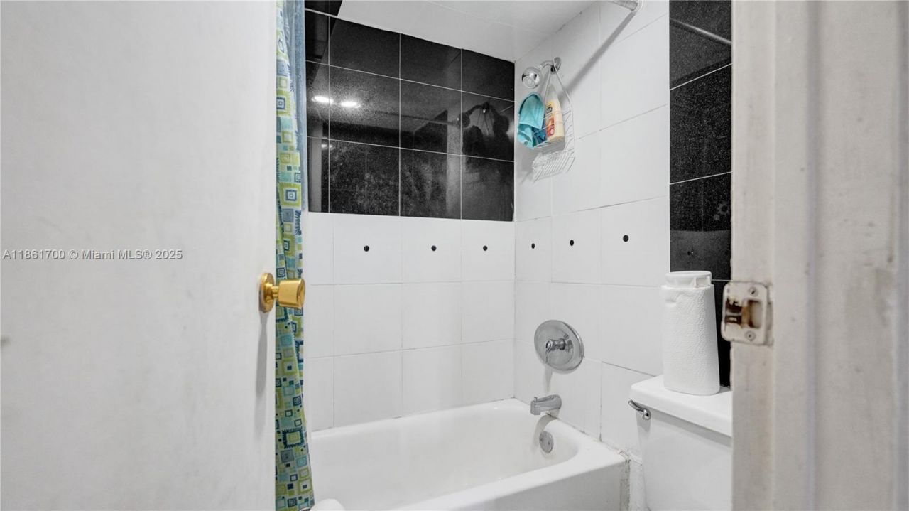 3101 N Country Club Dr, Unit 401, Aventura, FL 33180 Photo