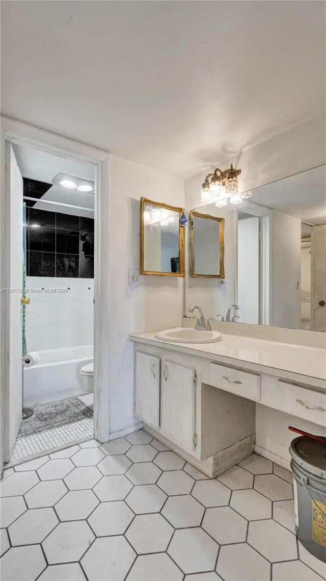 3101 N Country Club Dr, Unit 401, Aventura, FL 33180 Photo