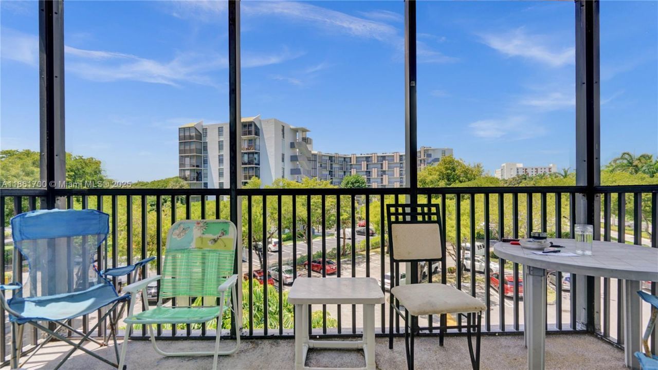 3101 N Country Club Dr, Unit 401, Aventura, FL 33180 Photo
