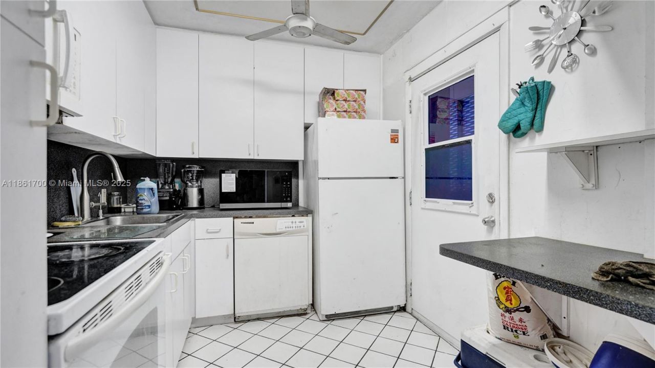 3101 N Country Club Dr, Unit 401, Aventura, FL 33180 Photo