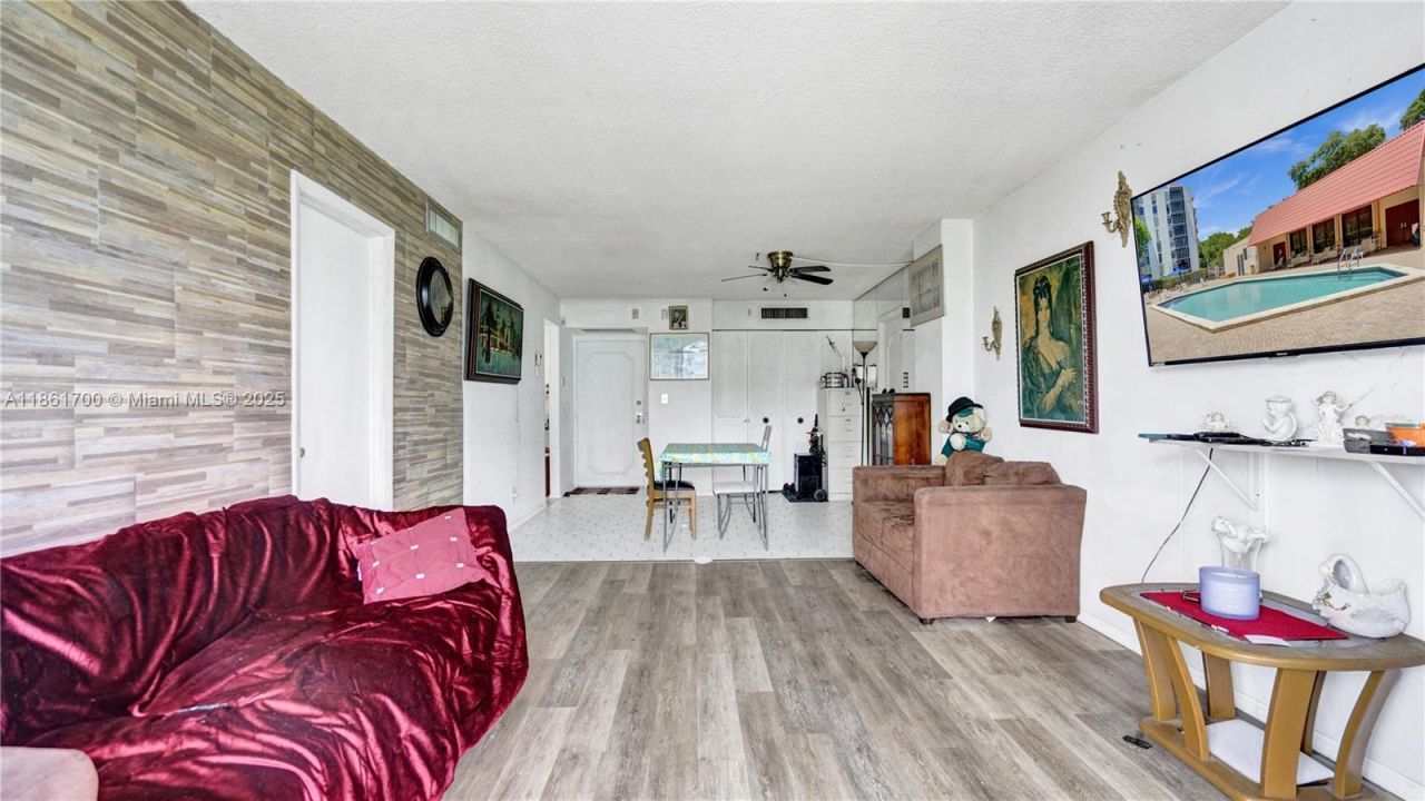 3101 N Country Club Dr, Unit 401, Aventura, FL 33180 Photo