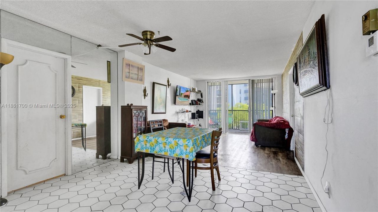 3101 N Country Club Dr, Unit 401, Aventura, FL 33180 Photo