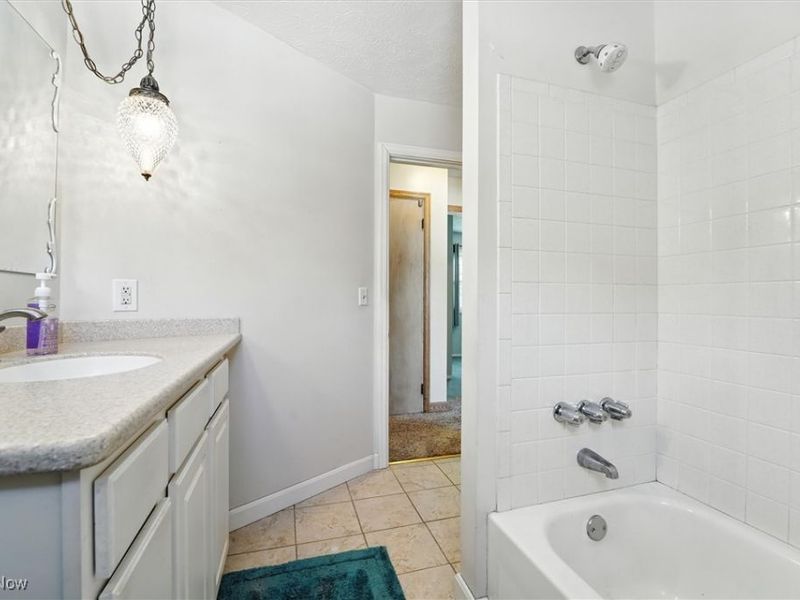 15744 Rock Creek Road, Thompson, OH 44086 Photo 12