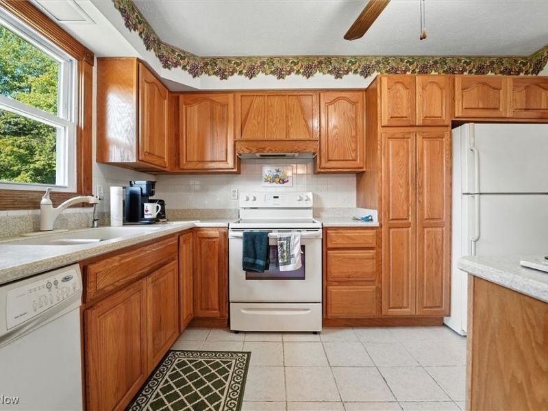 15744 Rock Creek Road, Thompson, OH 44086 Photo 18