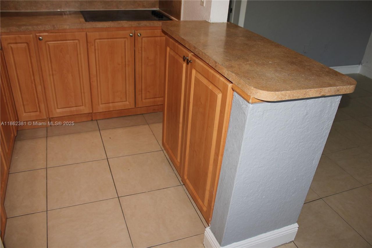 1280 W 54th St, Unit 308B, Hialeah, FL 33012 Photo