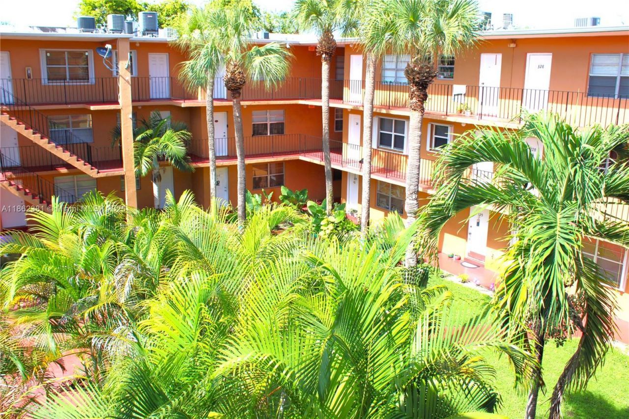 1280 W 54th St, Unit 308B, Hialeah, FL 33012 Photo