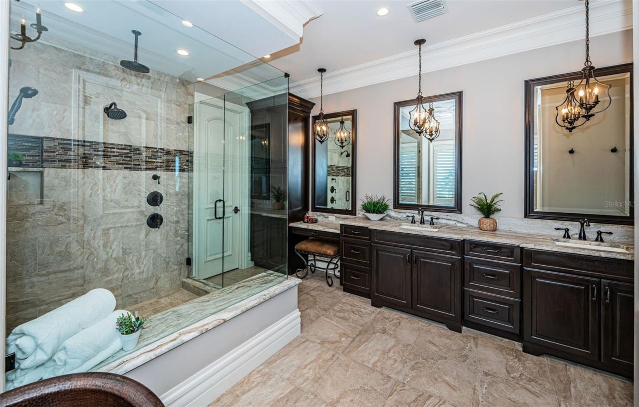 17824 Lee Avenue, Redington Shores, FL 33708 Photo