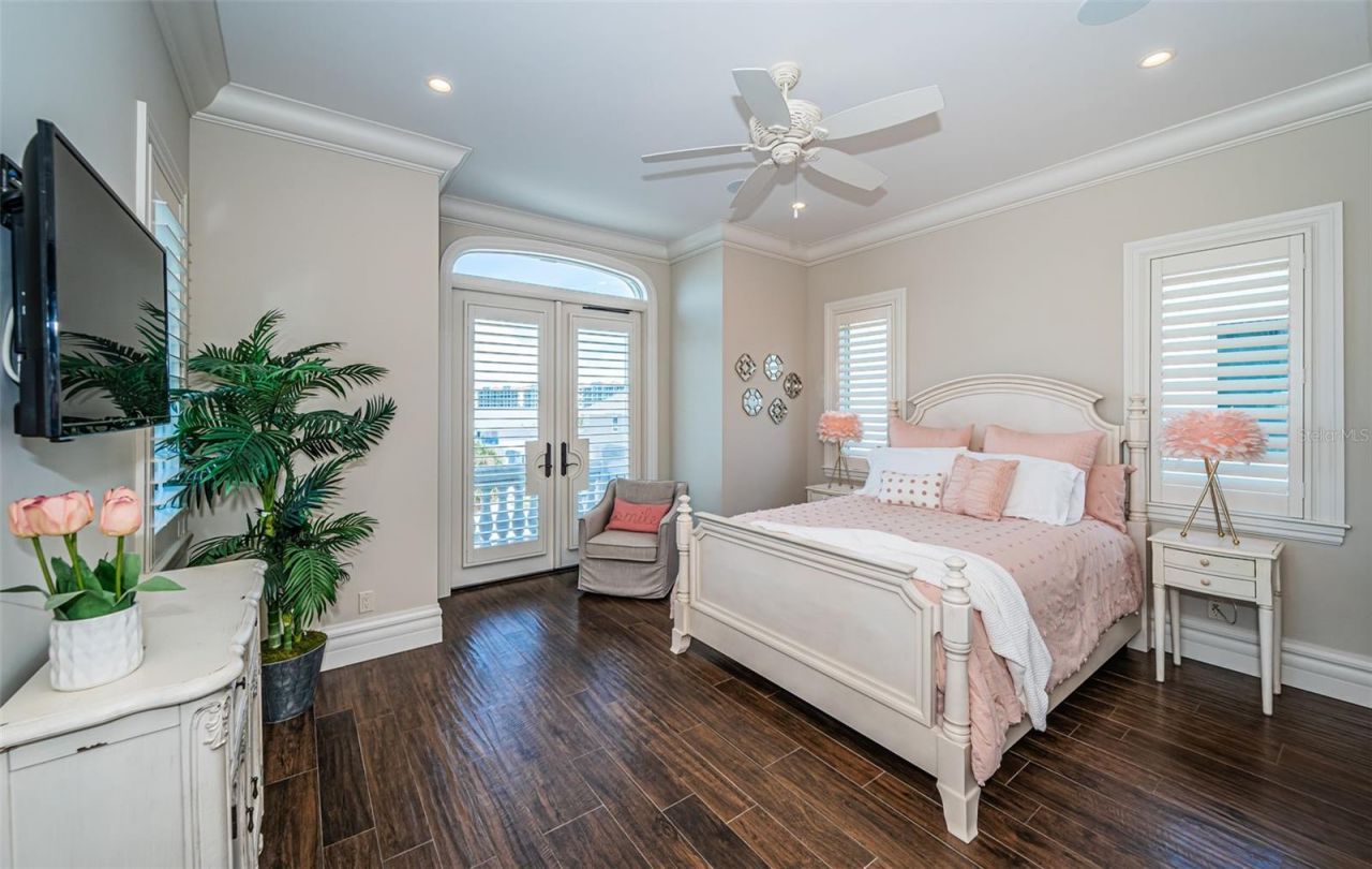 17824 Lee Avenue, Redington Shores, FL 33708 Photo