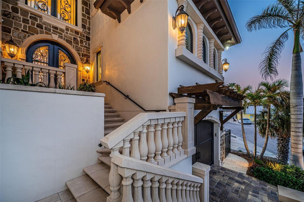 17824 Lee Avenue, Redington Shores, FL 33708 Photo