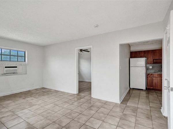 2525 Superior St, Unit 4, Opa-Locka, FL 33054