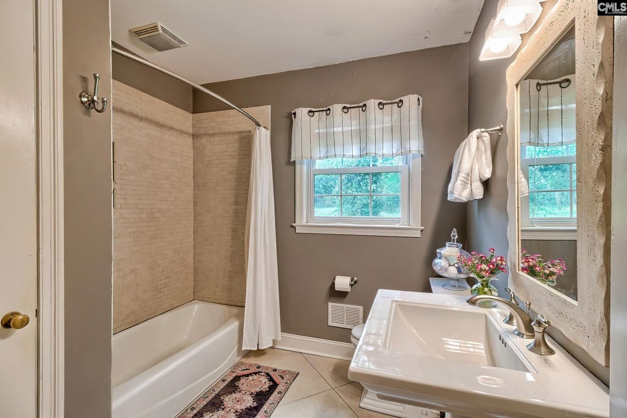 4721 Kilbourne Road Photo 31