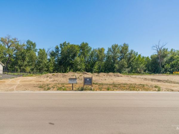 623 Watkins St, Middleton, ID 83644
