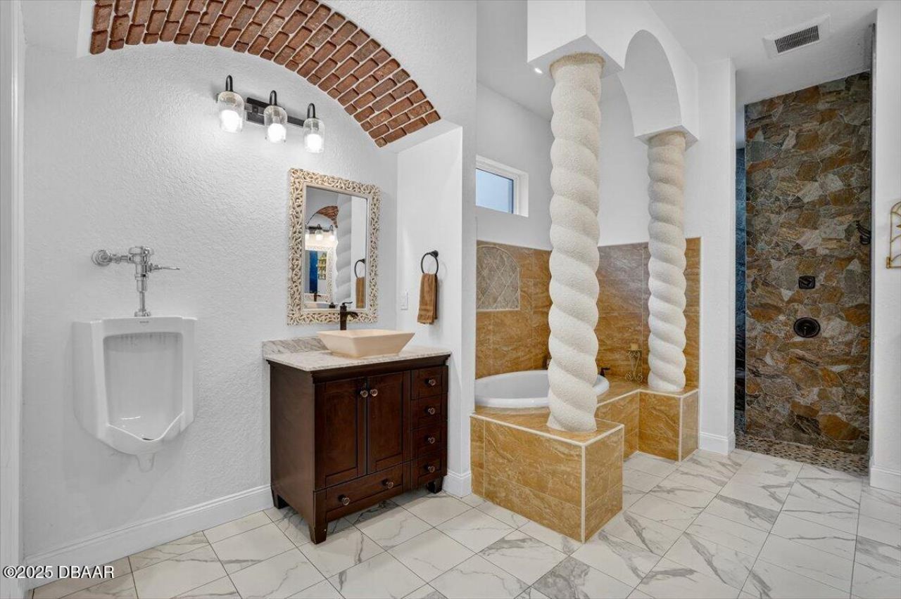 3344 S Ridgewood Avenue, Port Orange, FL 32129 Photo