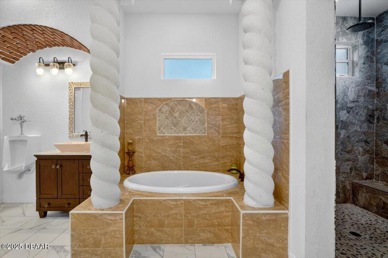 3344 S Ridgewood Avenue, Port Orange, FL 32129 Photo