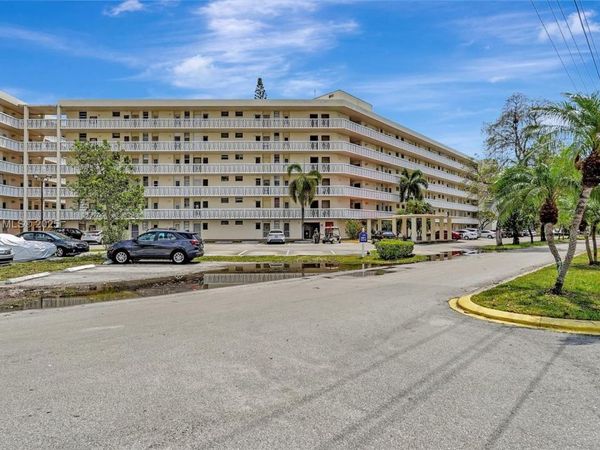 2905 Point East Dr, Unit L514, Aventura, FL 33160