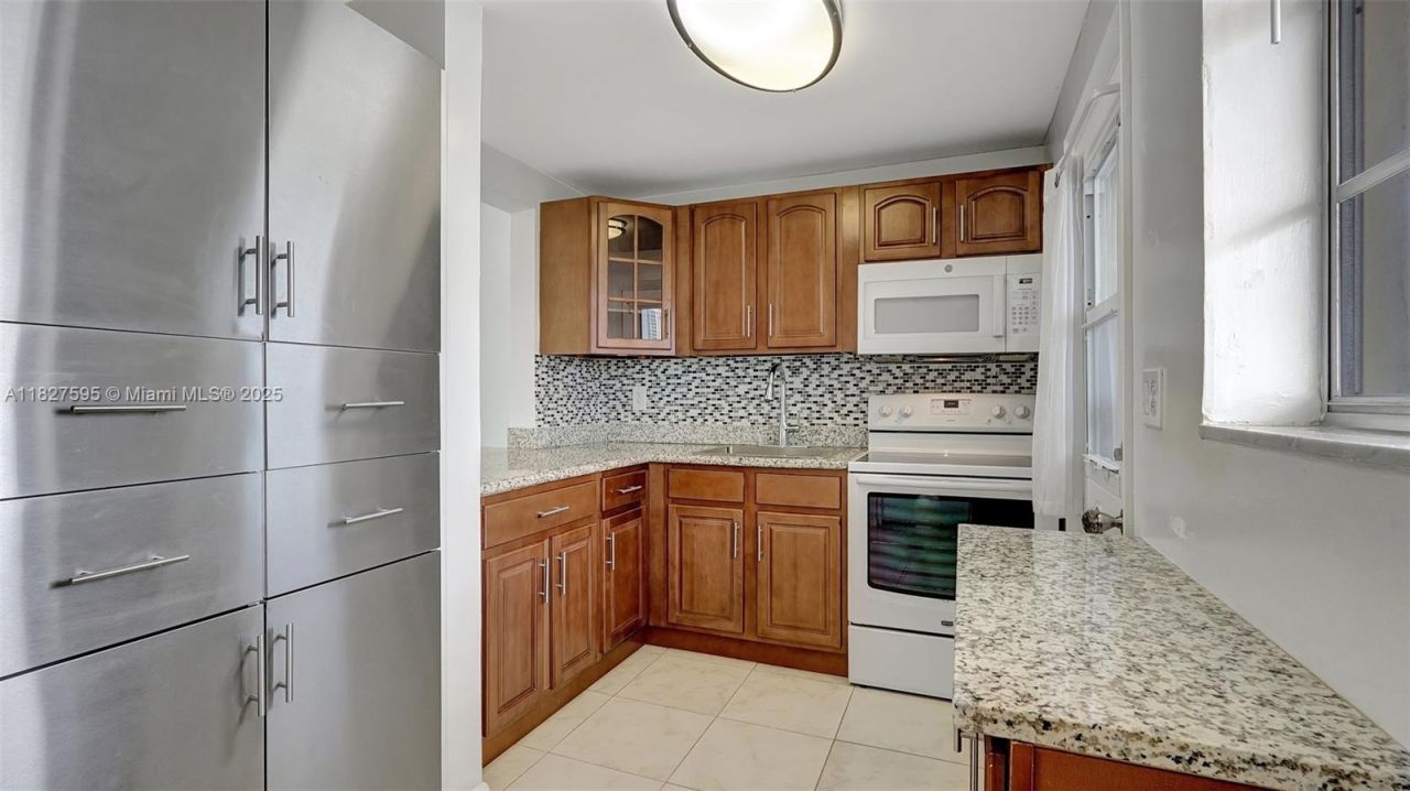 2905 Point East Dr, Unit L514, Aventura, FL 33160 Photo