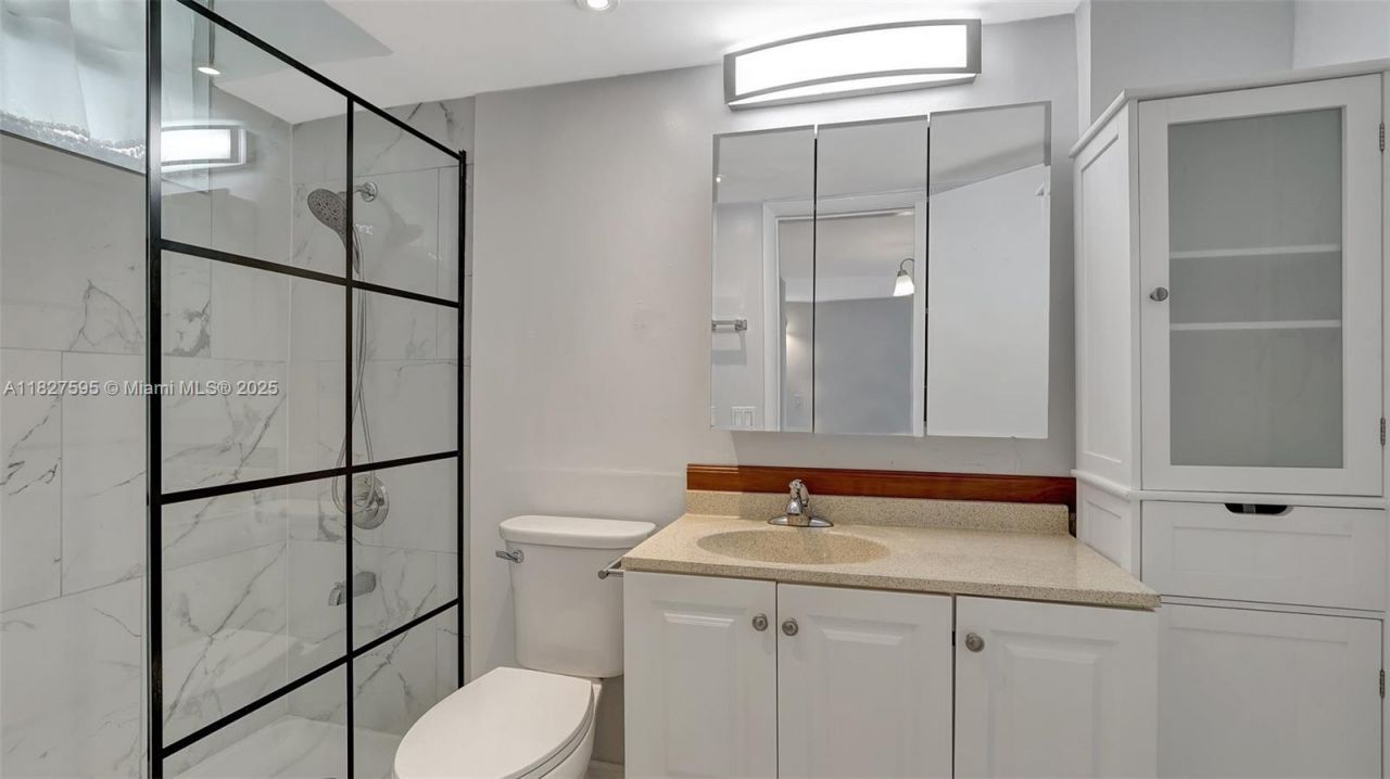 2905 Point East Dr, Unit L514, Aventura, FL 33160 Photo