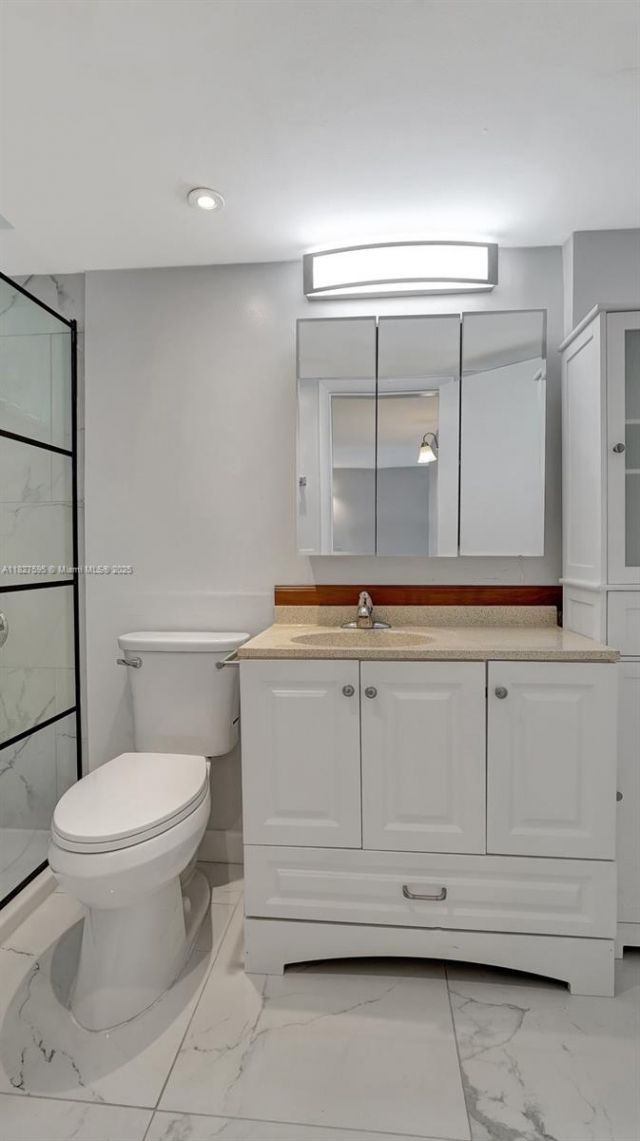 2905 Point East Dr, Unit L514, Aventura, FL 33160 Photo