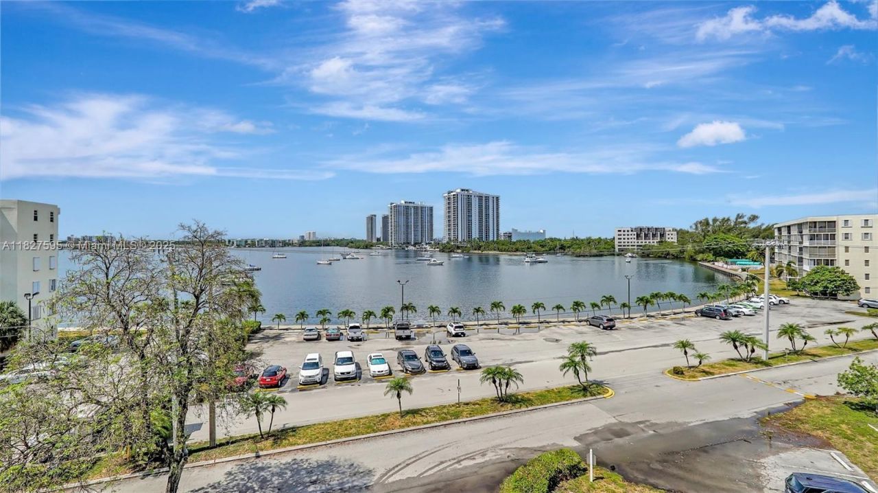 2905 Point East Dr, Unit L514, Aventura, FL 33160 Photo