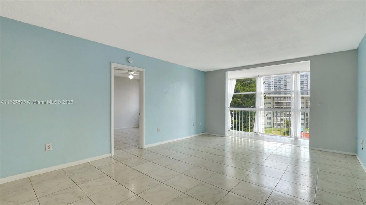 2905 Point East Dr, Unit L514, Aventura, FL 33160 Photo