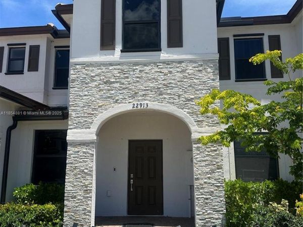 22913 SW 99th Ave, Cutler Bay, FL 33190