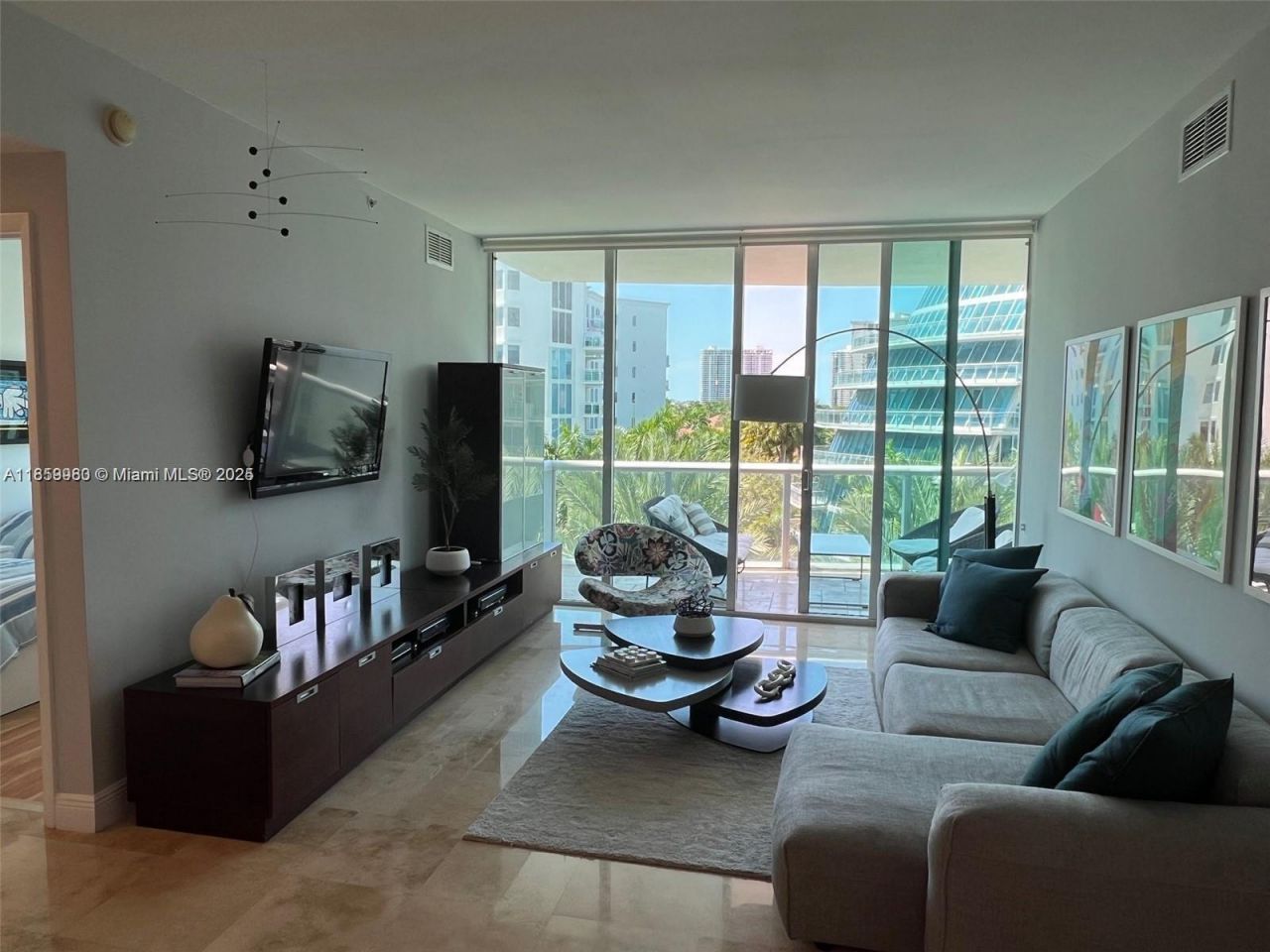 3131 NE 188th St, Unit 1-609, Aventura, FL 33180 Photo