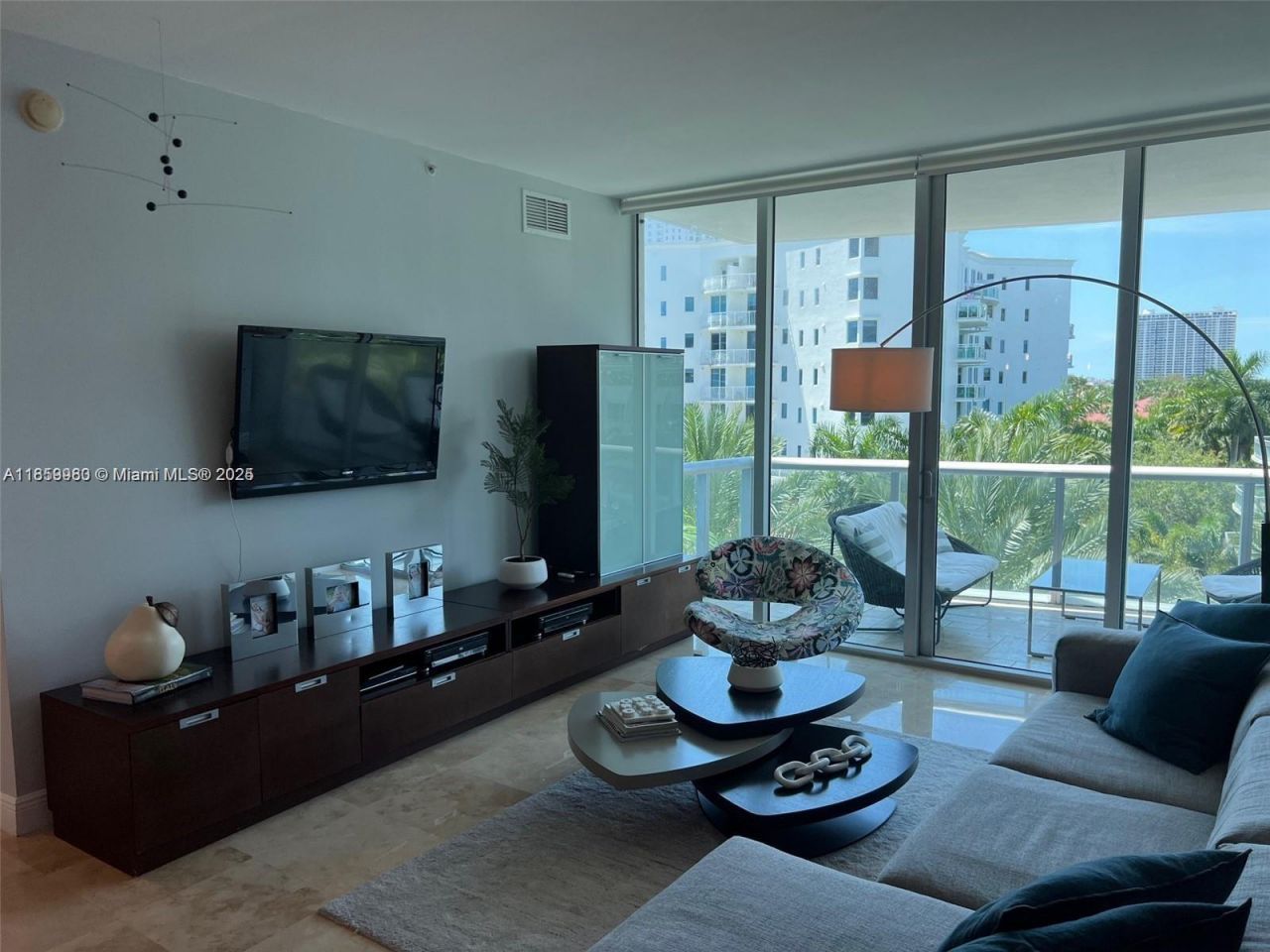 3131 NE 188th St, Unit 1-609, Aventura, FL 33180 Photo