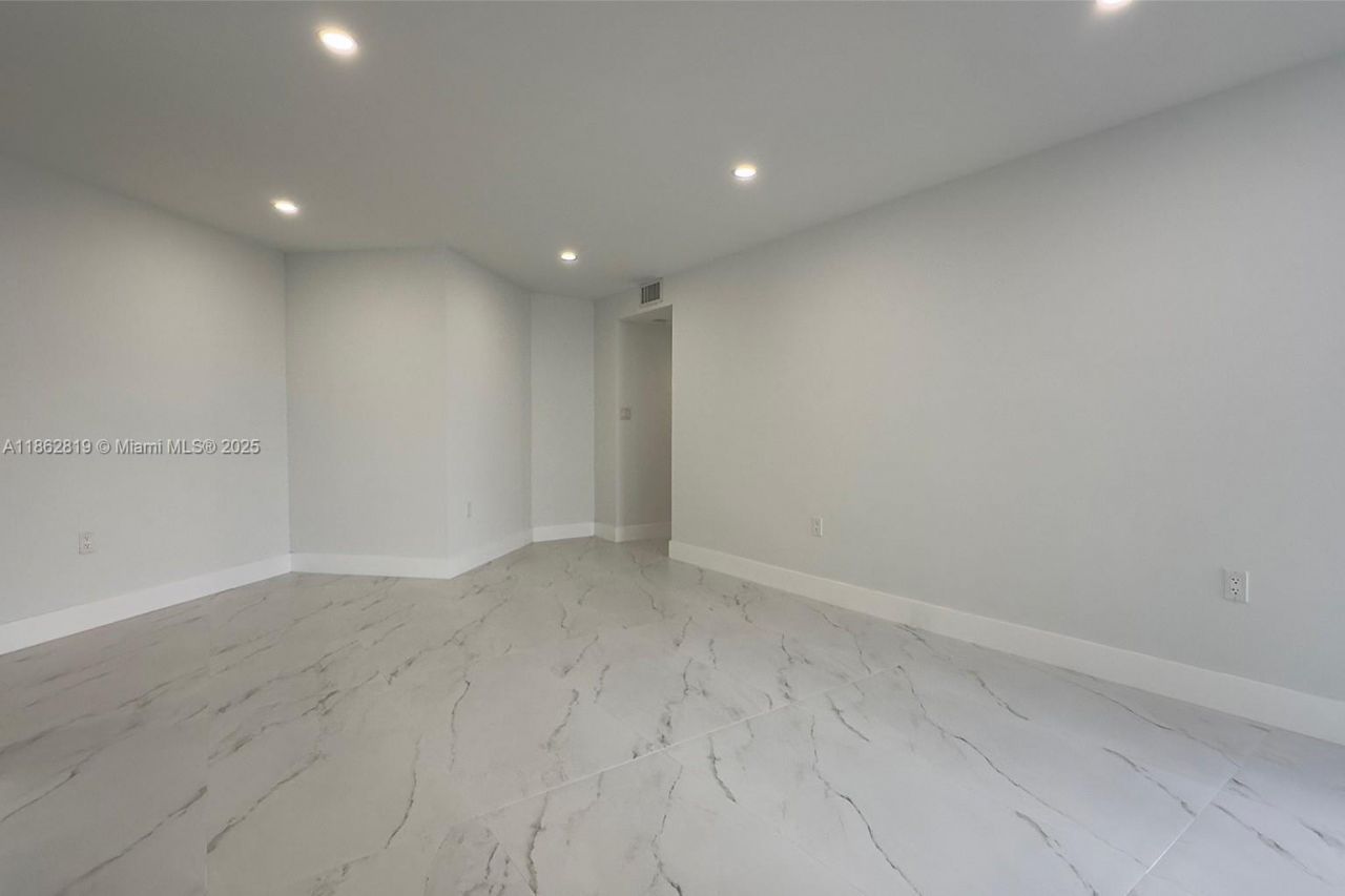 18181 NE 31st Ct, Unit 505, Aventura, FL 33160 Photo