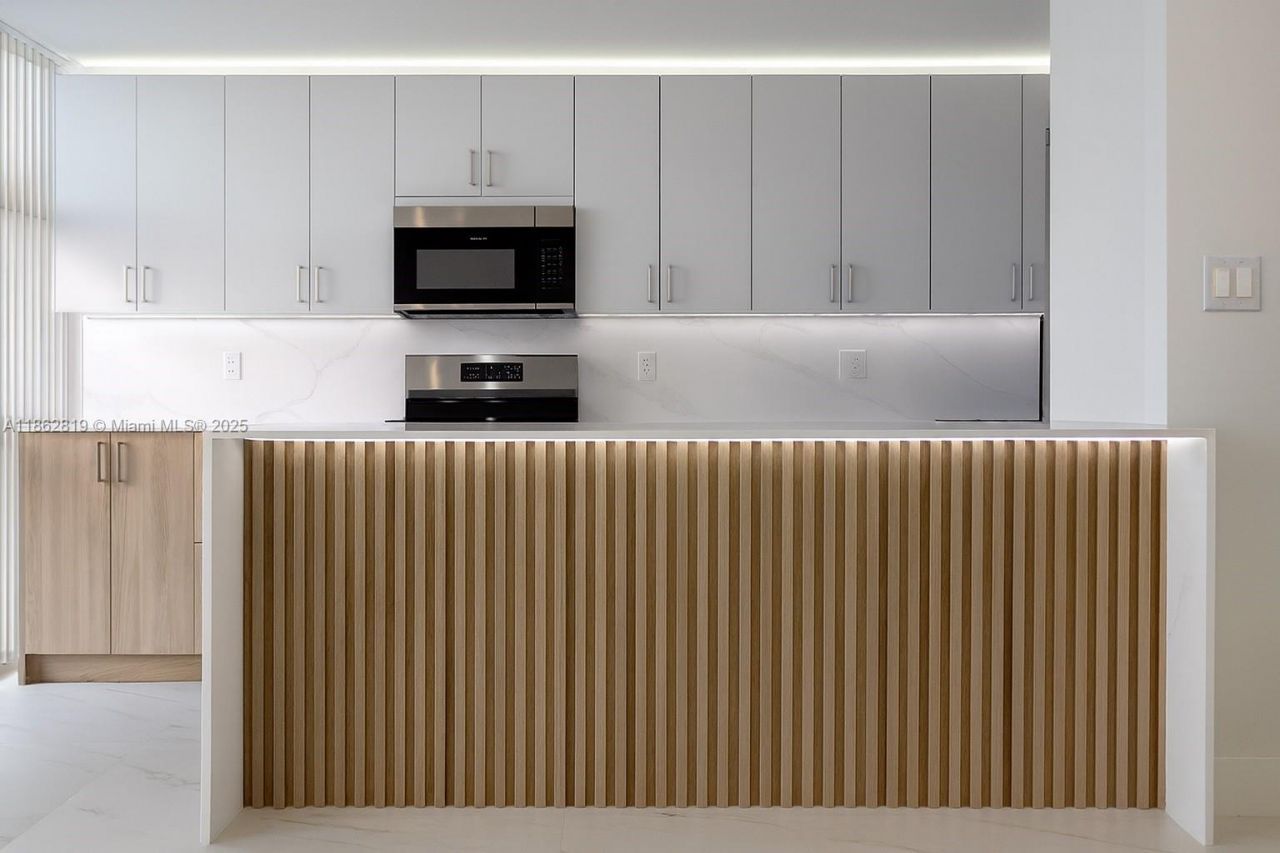 18181 NE 31st Ct, Unit 505, Aventura, FL 33160 Photo