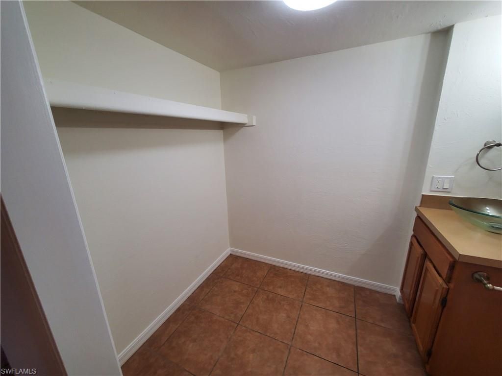 2366 E Mall Dr, Unit 421, Fort Myers, FL 33901 Photo