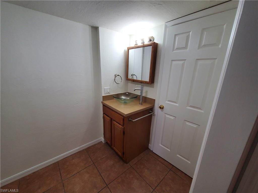 2366 E Mall Dr, Unit 421, Fort Myers, FL 33901 Photo
