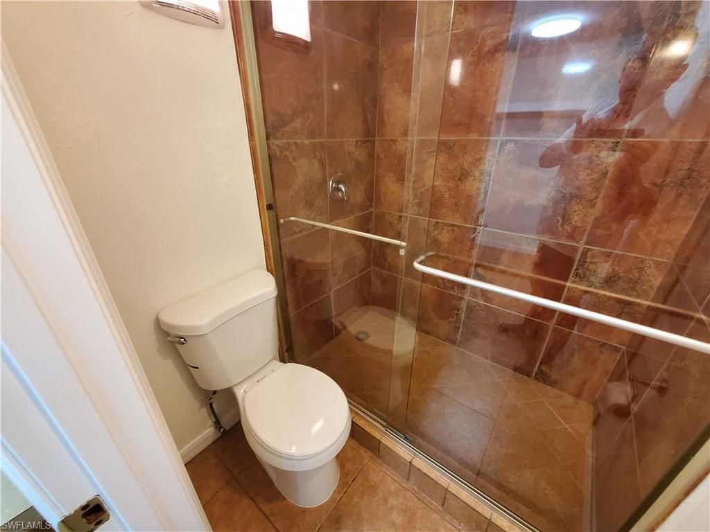 2366 E Mall Dr, Unit 421, Fort Myers, FL 33901 Photo