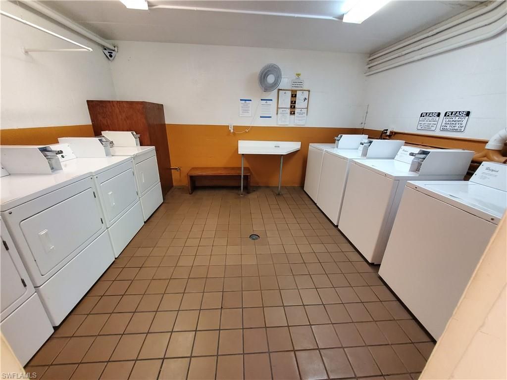 2366 E Mall Dr, Unit 421, Fort Myers, FL 33901 Photo