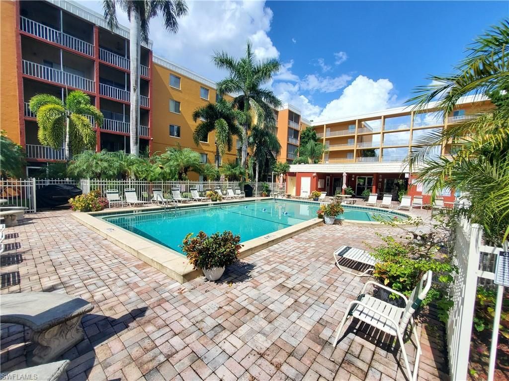 2366 E Mall Dr, Unit 421, Fort Myers, FL 33901 Photo