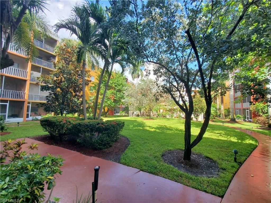 2366 E Mall Dr, Unit 421, Fort Myers, FL 33901 Photo