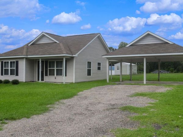 204 Rosedale Dr., Aynor, SC 29511