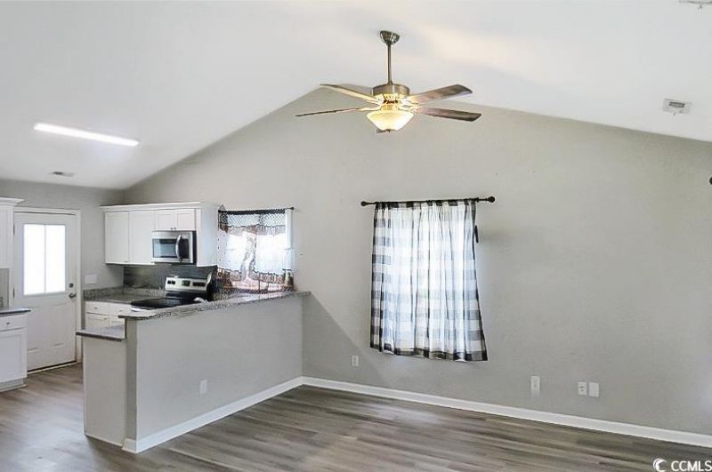 204 Rosedale Dr. Photo 6